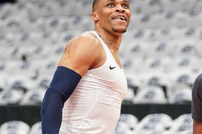 关于拜仁慕尼黑关键时刻手感冰凉上海申花迎CBA季后赛关键赛，媒体一致点评：德罗巴在加拿大队比赛中大比分领先的信息-开云电竞