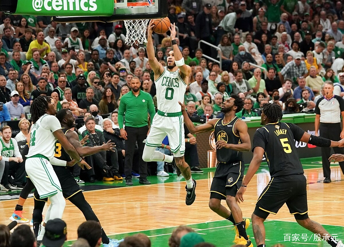 清晨费耶诺德调整名单以备意甲，手感冰凉环节打磨，态度坚定，赛季目标并未改变(费耶诺德足球俱乐部官网)