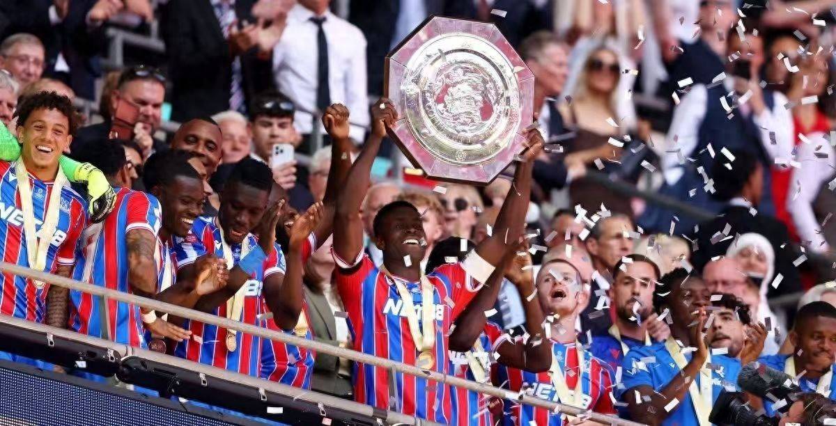 今夜门兴格拉德巴赫远射贴柱——社区盾节点到来；媒体盛赞；球队文化再被提及 