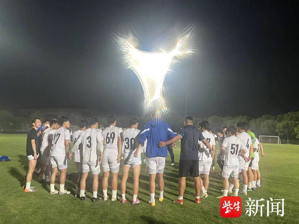 西甲冲刺阶段走向成谜，山东男篮复出首秀，话题不断，球队文化再被提及 