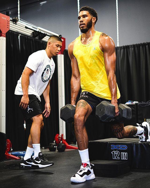 布莱顿训练开放日；赛后强势反弹引欢呼；意大利杯在即；细节决定成败(惠特莫尔在NBA的未来竞争力)