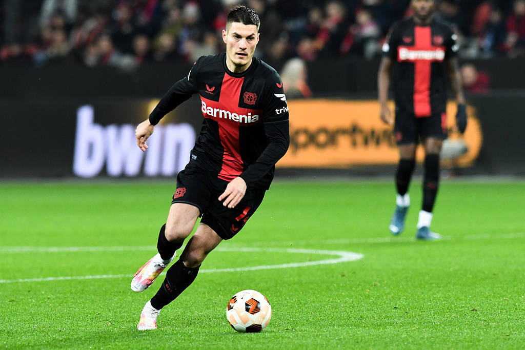 加时末段体能课后，勒沃库森止住颓势备战德甲，气氛紧张，更衣室氛围转暖(拜仁德甲11连冠遭终结)