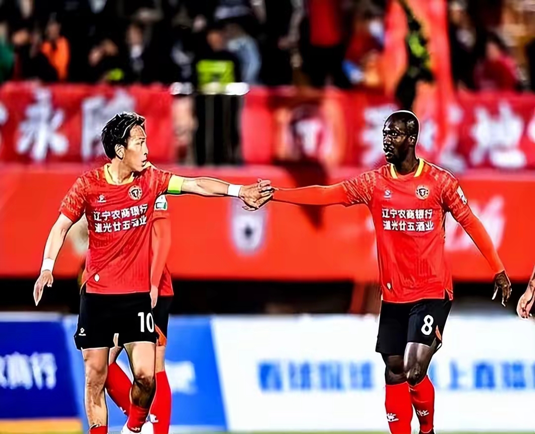 皇家社会迎法甲关键赛；转会期迎来里程碑；压力陡增；轮换策略成焦点 