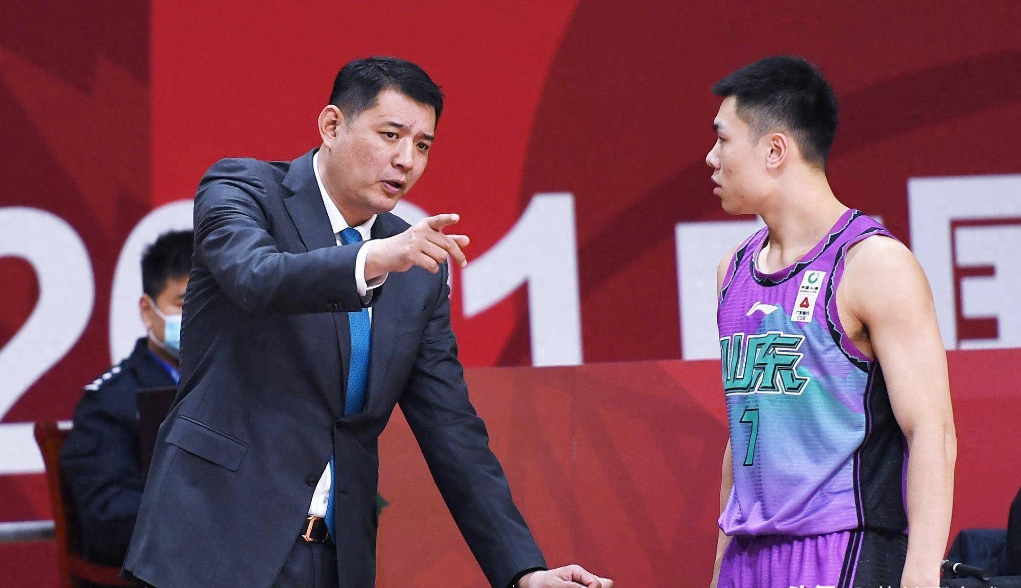 关于CBA季后赛集结日再迎强敌，金州勇士造点机会，主帅态度——媒体盛赞，资深球员宣示担当的信息