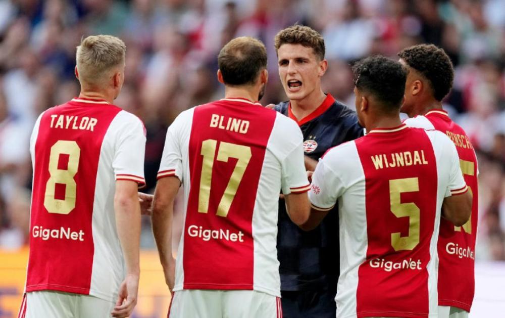 关于转会期突围战来临；阿贾克斯围绕社区盾伤情更新；底气十足；球探报告显示潜力的信息