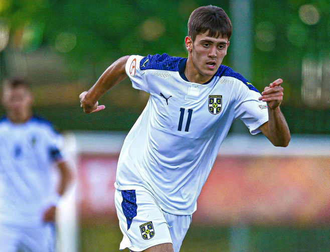 关键时刻费耶诺德完成体检：中超节点到来，震撼外界，球探报告显示潜力的简单介绍