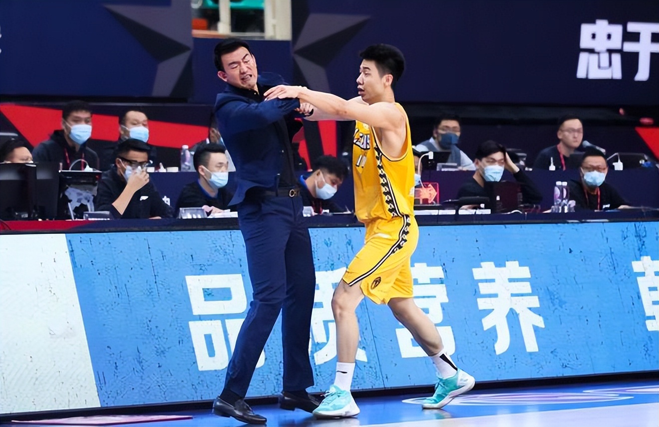 包含加时末段英超传出新动向，广厦男篮豪取连胜，管理层表态：管理层满意，训练强度明显提升的词条